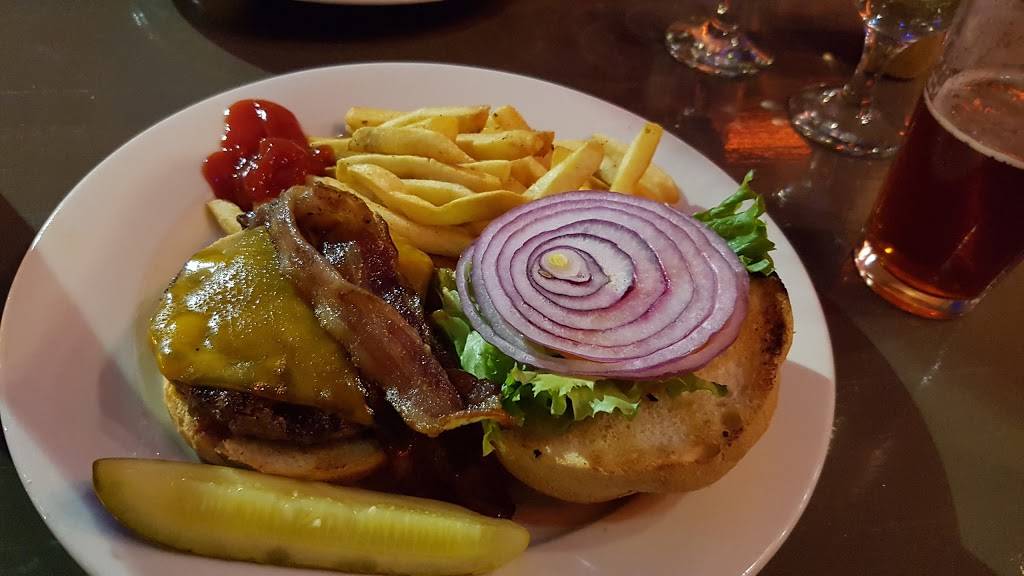 Luna Grill & Diner | restaurant | 1301 Connecticut Ave NW UNIT 1A, Washington, DC 20036, USA | 2028352280 OR +1 202-835-2280