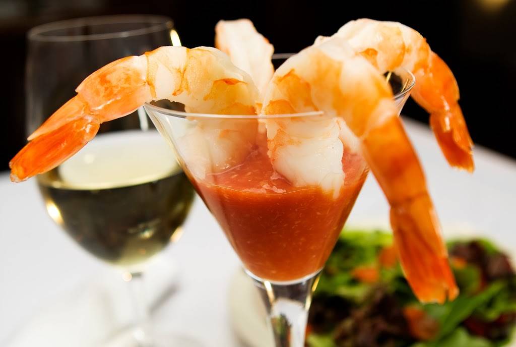 Iavarones Steakhouse & Italian Grill | restaurant | 3617 W Humphrey St, Tampa, FL 33614, USA | 8139325241 OR +1 813-932-5241