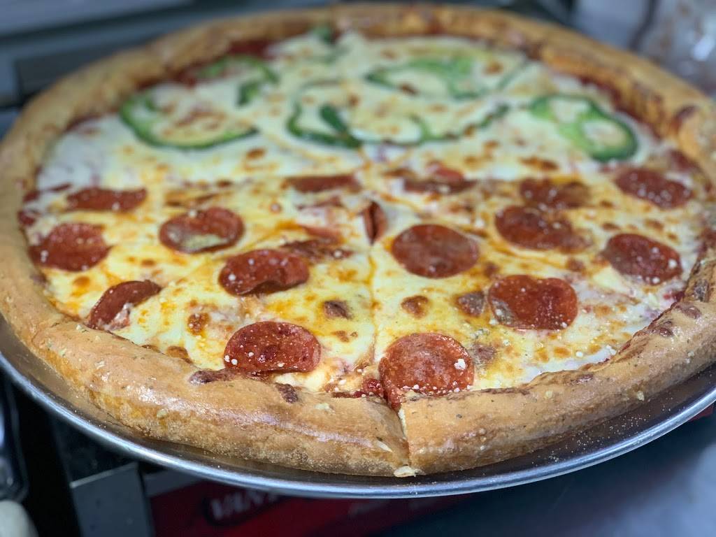 Giovannis Piney Flats | restaurant | 5653 Hwy 11 E North, Piney Flats, TN 37686, USA | 4233910222 OR +1 423-391-0222