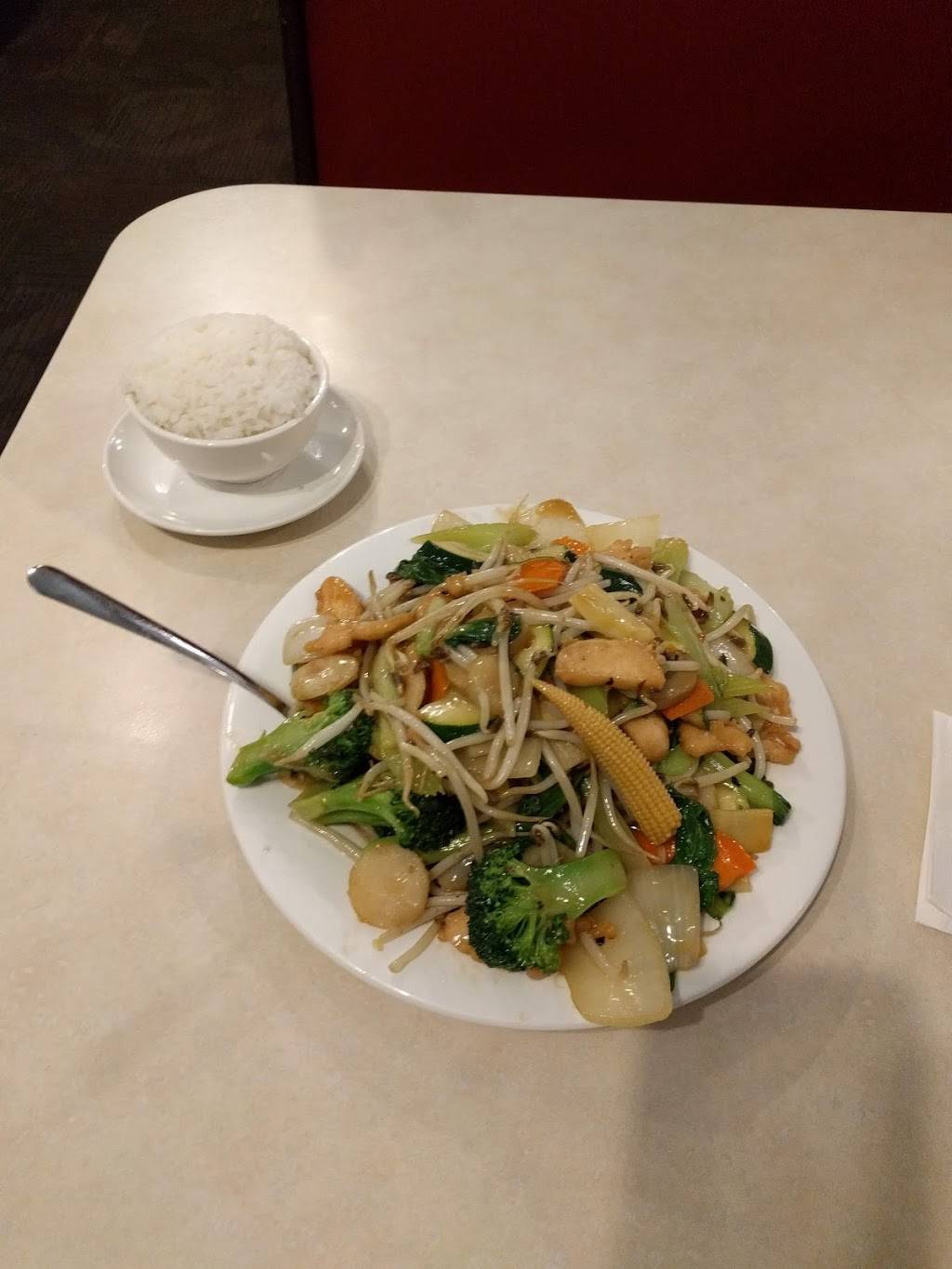 Chows Kitchen | restaurant | 1800 Marion St, Kingsburg, CA 93631, USA | 5598978838 OR +1 559-897-8838