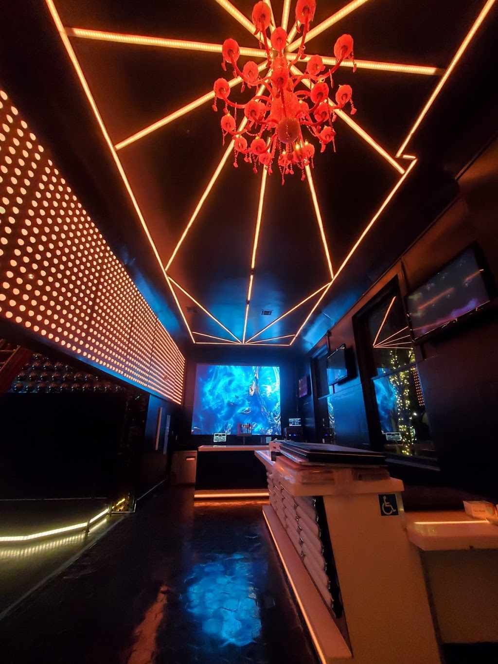 Nebula on Main Lounge & Eatery | restaurant | 301 Main St, Vacaville, CA 95688, USA | 7075147192 OR +1 707-514-7192