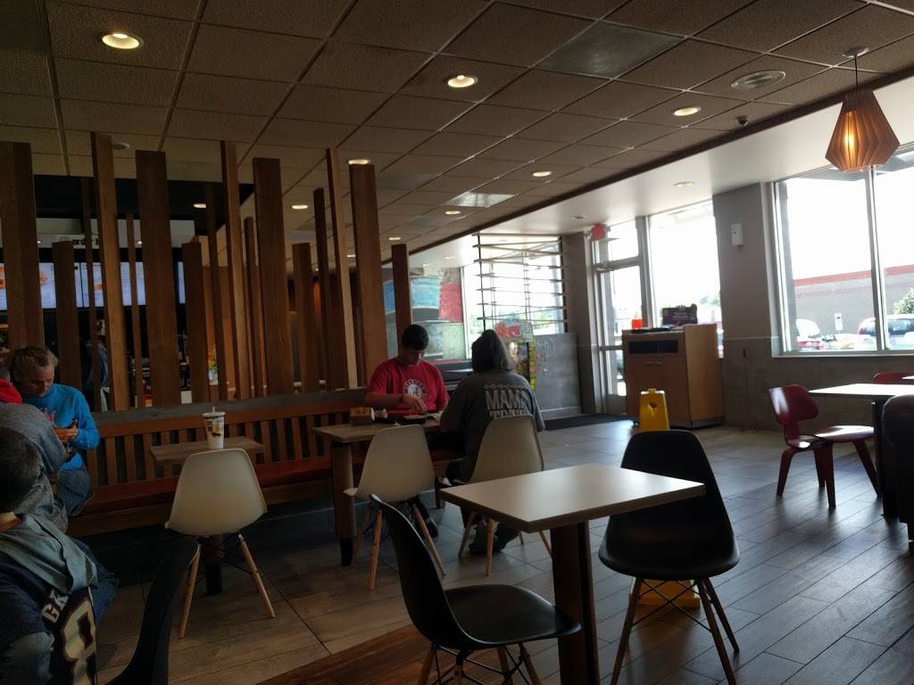 McDonalds | cafe | 2465 Main St, Tupelo, MS 38801, USA | 6628416800 OR +1 662-841-6800