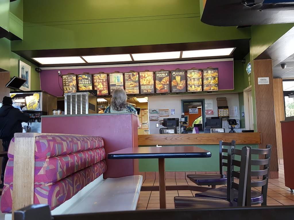 Taco Bell | meal takeaway | 974 Admiral Callaghan Ln, Vallejo, CA 94591, USA | 7076482402 OR +1 707-648-2402