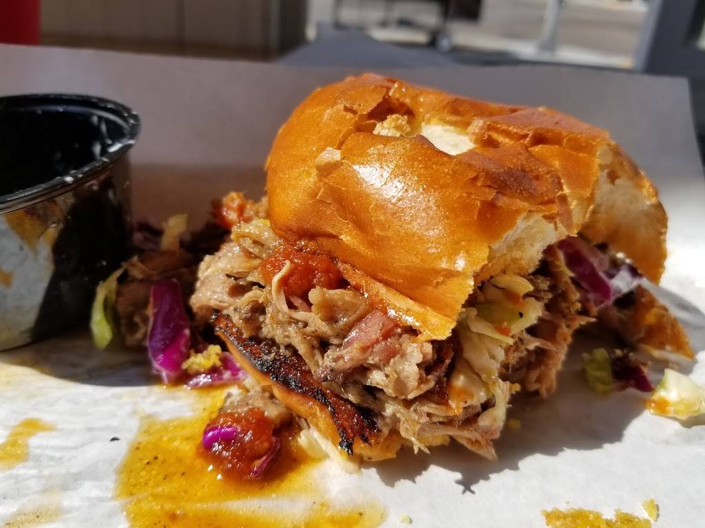 The Smokd Hog | restaurant | 32117 Temecula Parkway Cookhouse Foodhall, Vail HQ, Temecula, CA 92592, USA | 9513838066 OR +1 951-383-8066