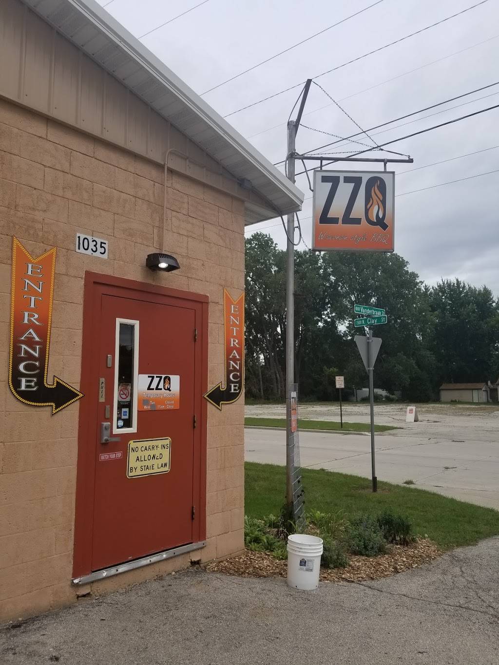 ZoZos BBQ | restaurant | 1035 Vanderbraak St, Green Bay, WI 54302, USA | 9203013121 OR +1 920-301-3121