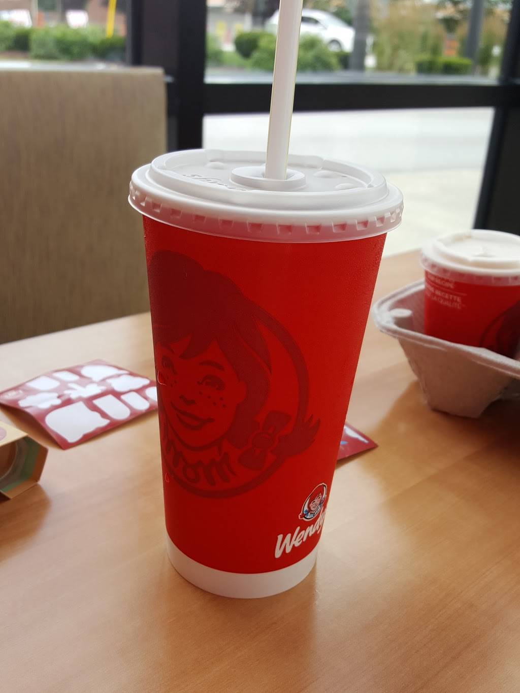 Wendys | restaurant | 1142 London Rd, Sarnia, ON N7S 1P4, Canada | 5193837876 OR +1 519-383-7876