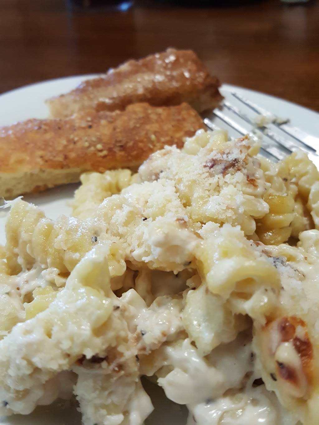 Pizza Hut | restaurant | 311 E Lincolnway, Minerva, OH 44657, USA | 3308687777 OR +1 330-868-7777