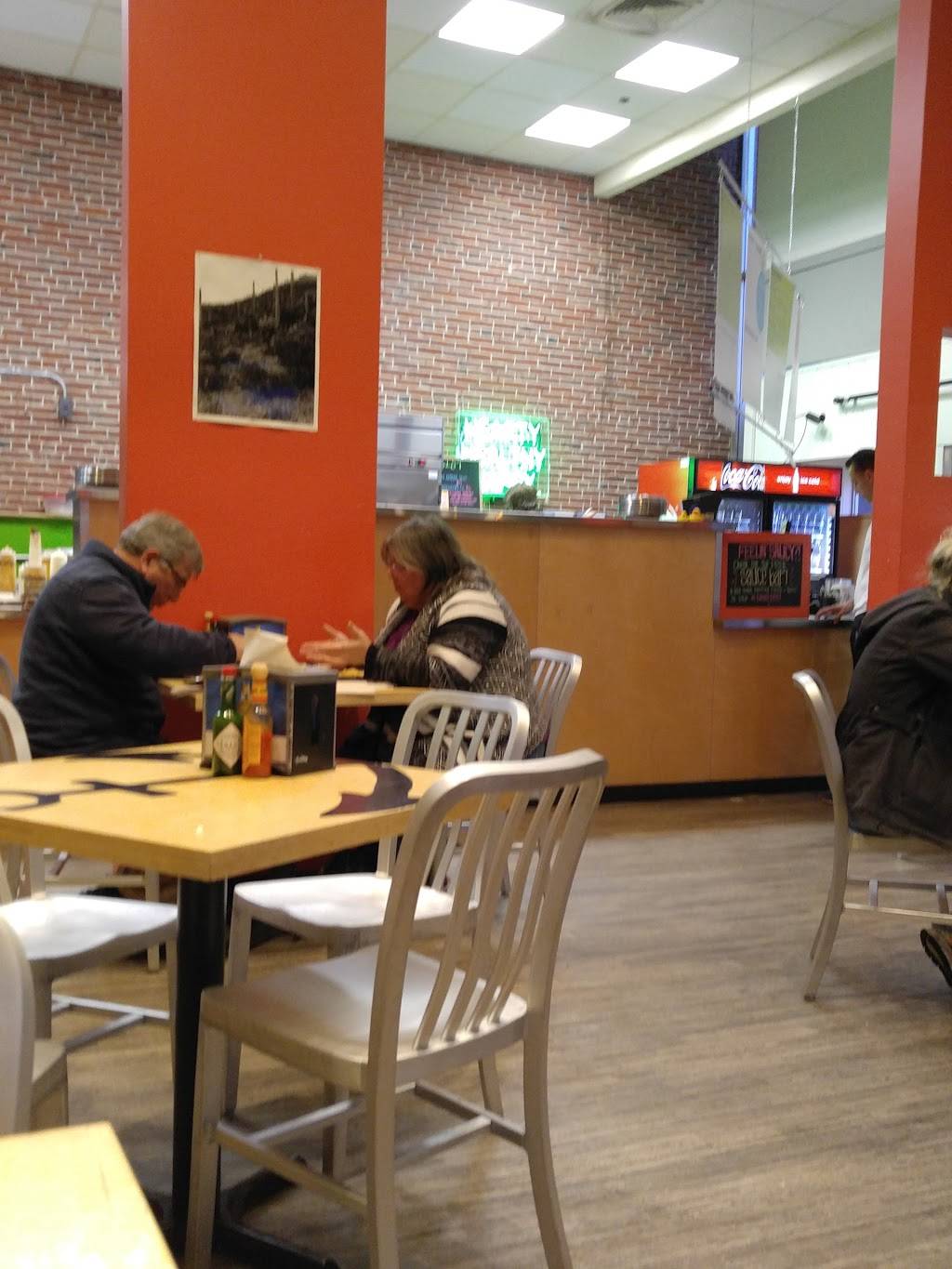 Dos Amigos Burritos | restaurant | 24 Pleasant St, Newburyport, MA 01950, USA | 9782557326 OR +1 978-255-7326