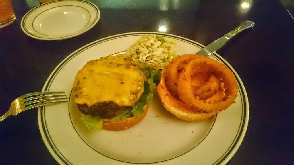 Daily Grill | restaurant | 2500 N Hollywood Way, Burbank, CA 91505, USA | 8188406464 OR +1 818-840-6464