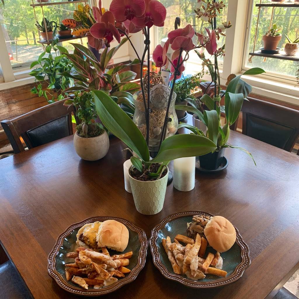 Elizabeth Express Kitchen Car | restaurant | 312 Market St, Elizabeth, PA 15037, USA | 4123875077 OR +1 412-387-5077