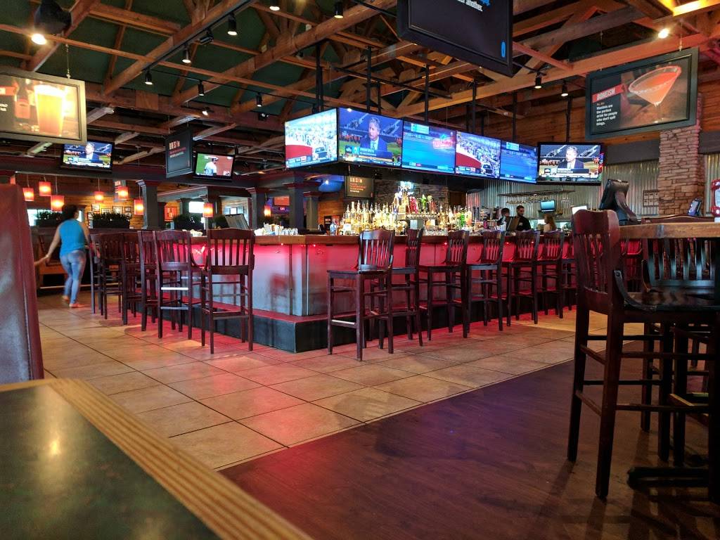 Smokey Bones Bar & Fire Grill | meal takeaway | 303 N Alafaya Trail, Orlando, FL 32828, USA | 4072492009 OR +1 407-249-2009