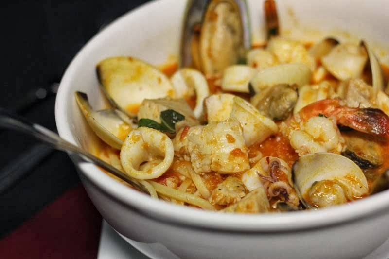 Sebastianis Italian Bistro | restaurant | 6078 Warner Ave, Huntington Beach, CA 92647, USA | 7148413619 OR +1 714-841-3619