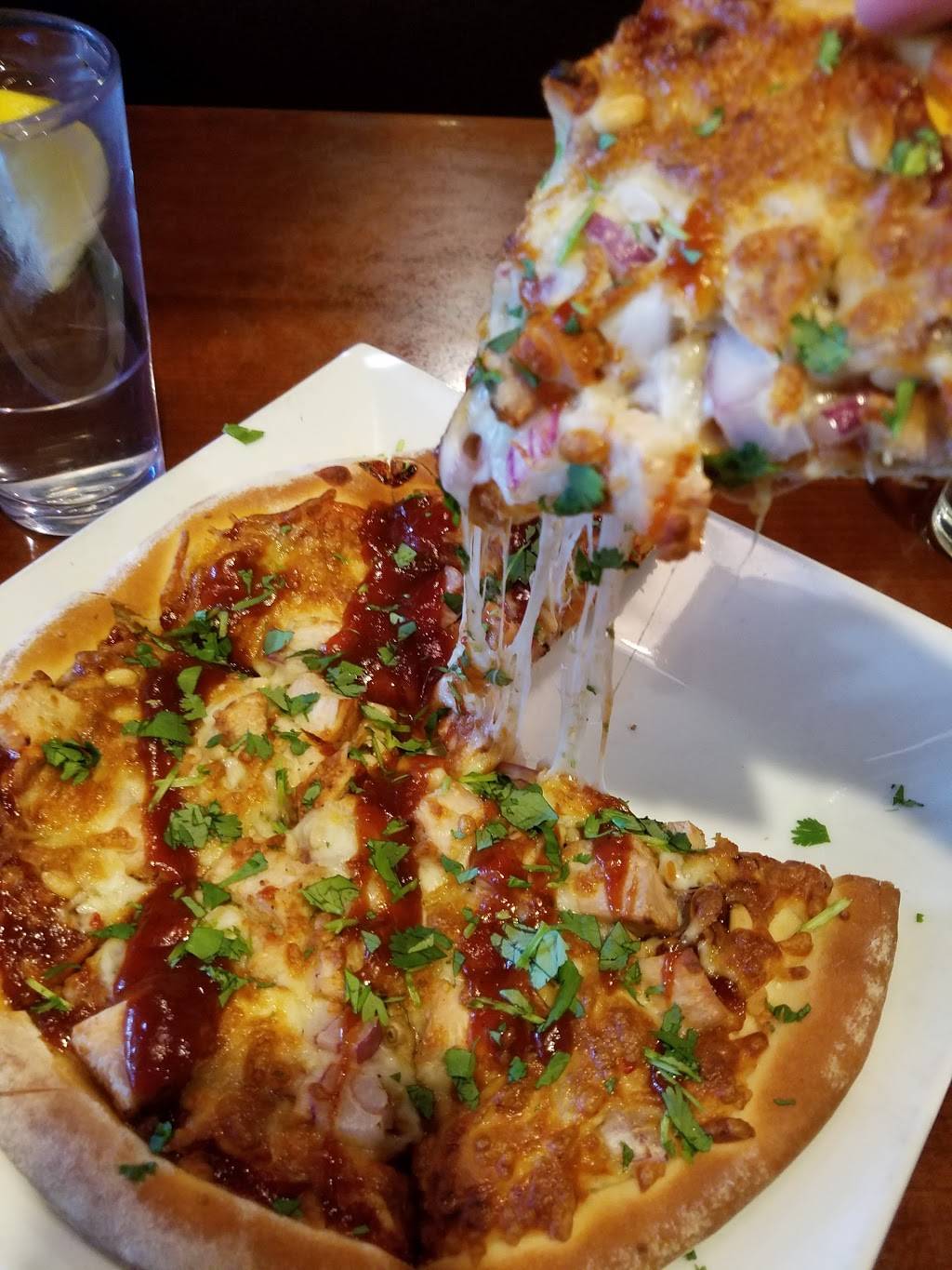 Black Diamond Tavern | restaurant | 42172 Moonridge Way, Big Bear Lake, CA 92315, USA | 9093660871 OR +1 909-366-0871