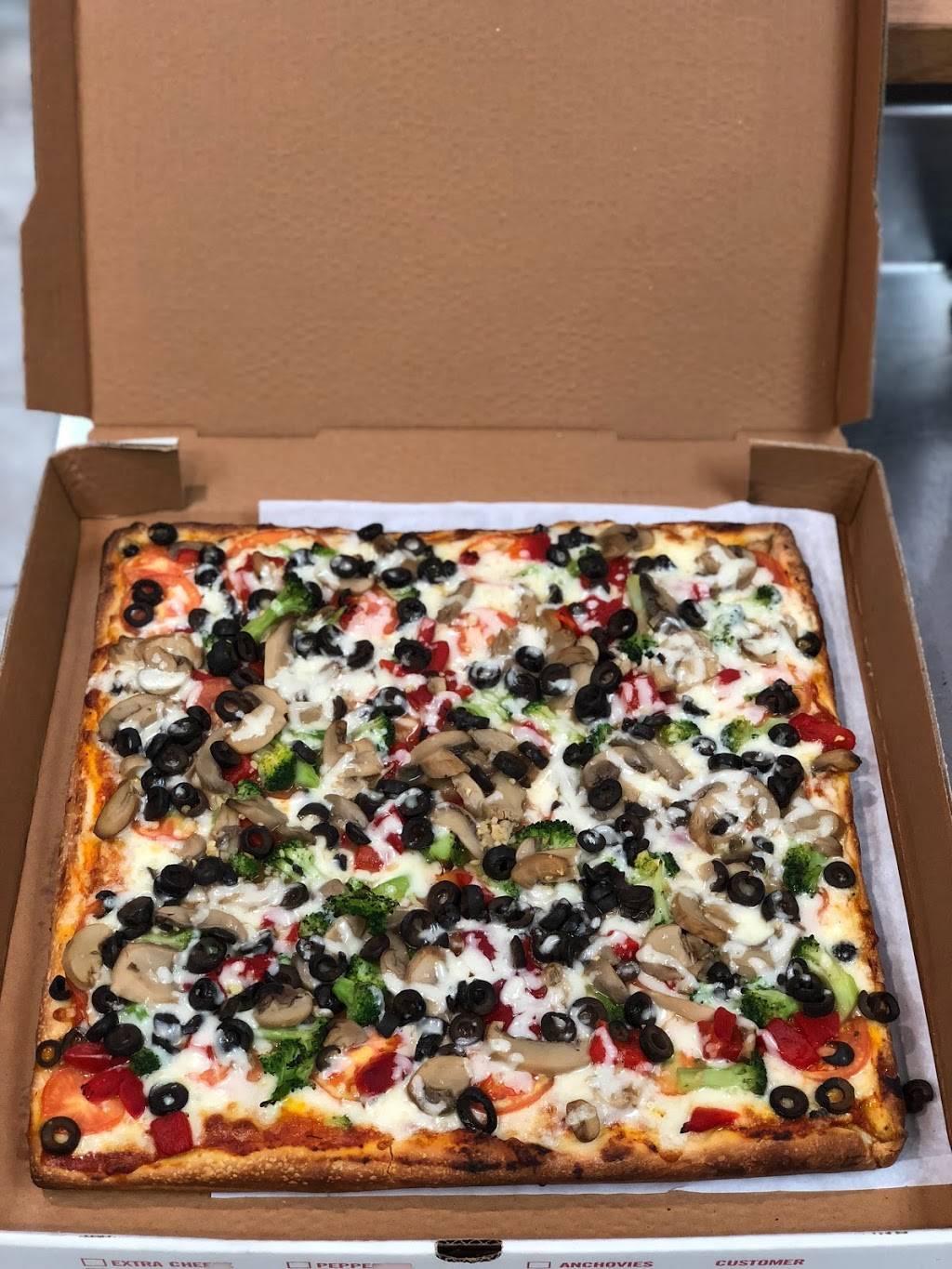 The Pizza Box | restaurant | 15 Huntington St, Shelton, CT 06484, USA | 2035138040 OR +1 203-513-8040