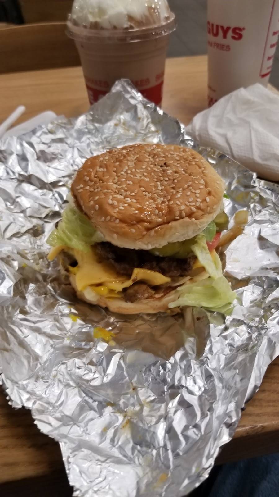 Five Guys Burgers and Fries | restaurant | 5015 Hinkleville Rd, Paducah, KY 42001, USA | 2705583949 OR +1 270-558-3949