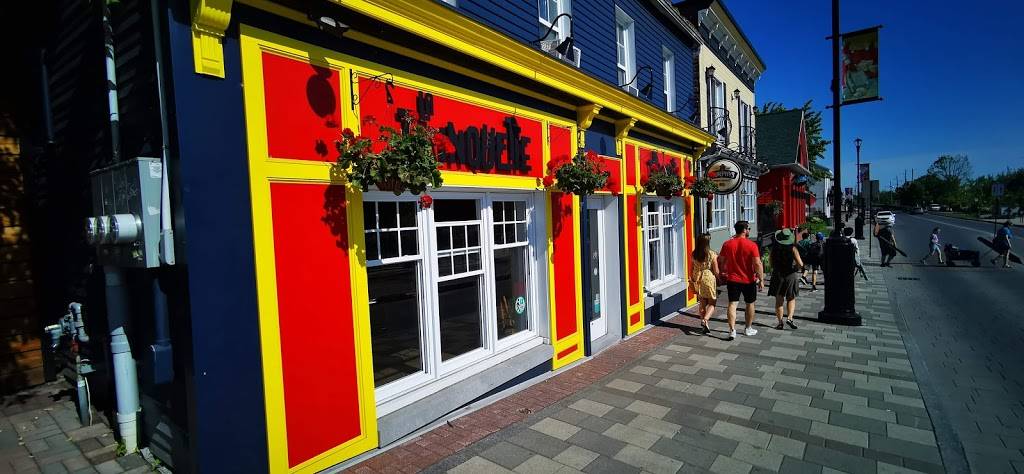 Manneken-Pis | cafe | 320 Rue Champlain, Saint-Jean-sur-Richelieu, QC J3B 6W2, Canada | 4503483254 OR +1 450-348-3254