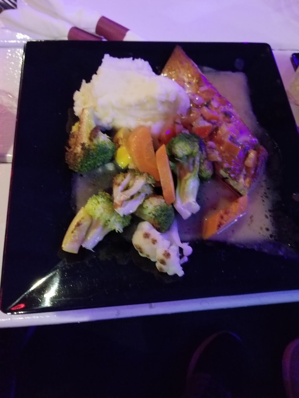 Agua on the Mile | restaurant | 379 Woodcleft Ave, Freeport, NY 11520, USA | 5166009680 OR +1 516-600-9680