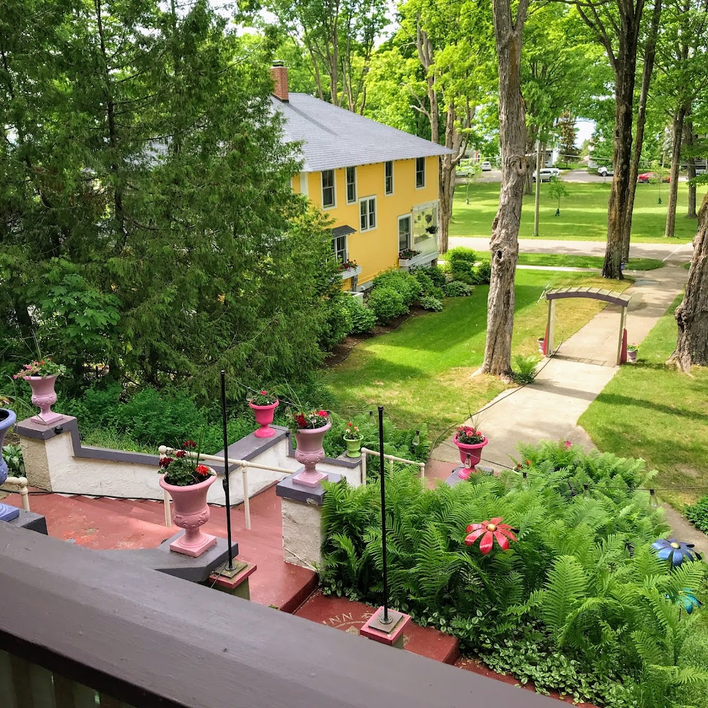 Terrace Inn & 1911 Restaurant | restaurant | 1549 Glendale Ave, Petoskey, MI 49770, USA | 2313472410 OR +1 231-347-2410