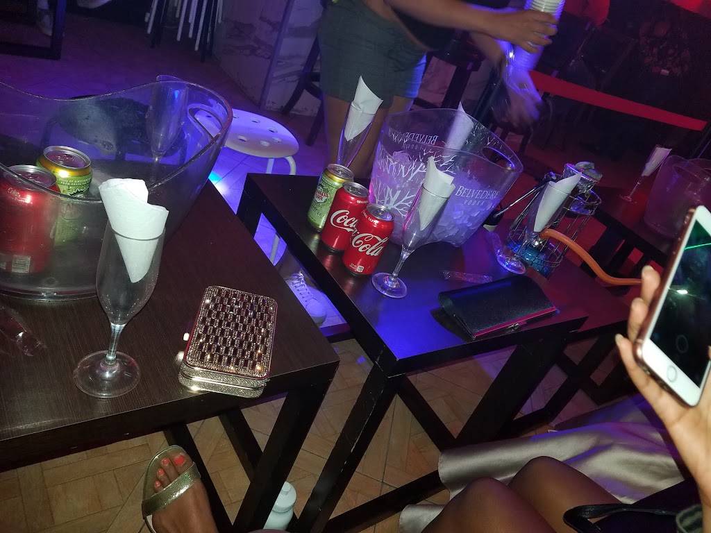 Bettys Gojo Restaurant & Lounge-Hooka Bar | restaurant | 7616 Georgia Ave NW, Washington, DC 20012, USA | 2027221256 OR +1 202-722-1256