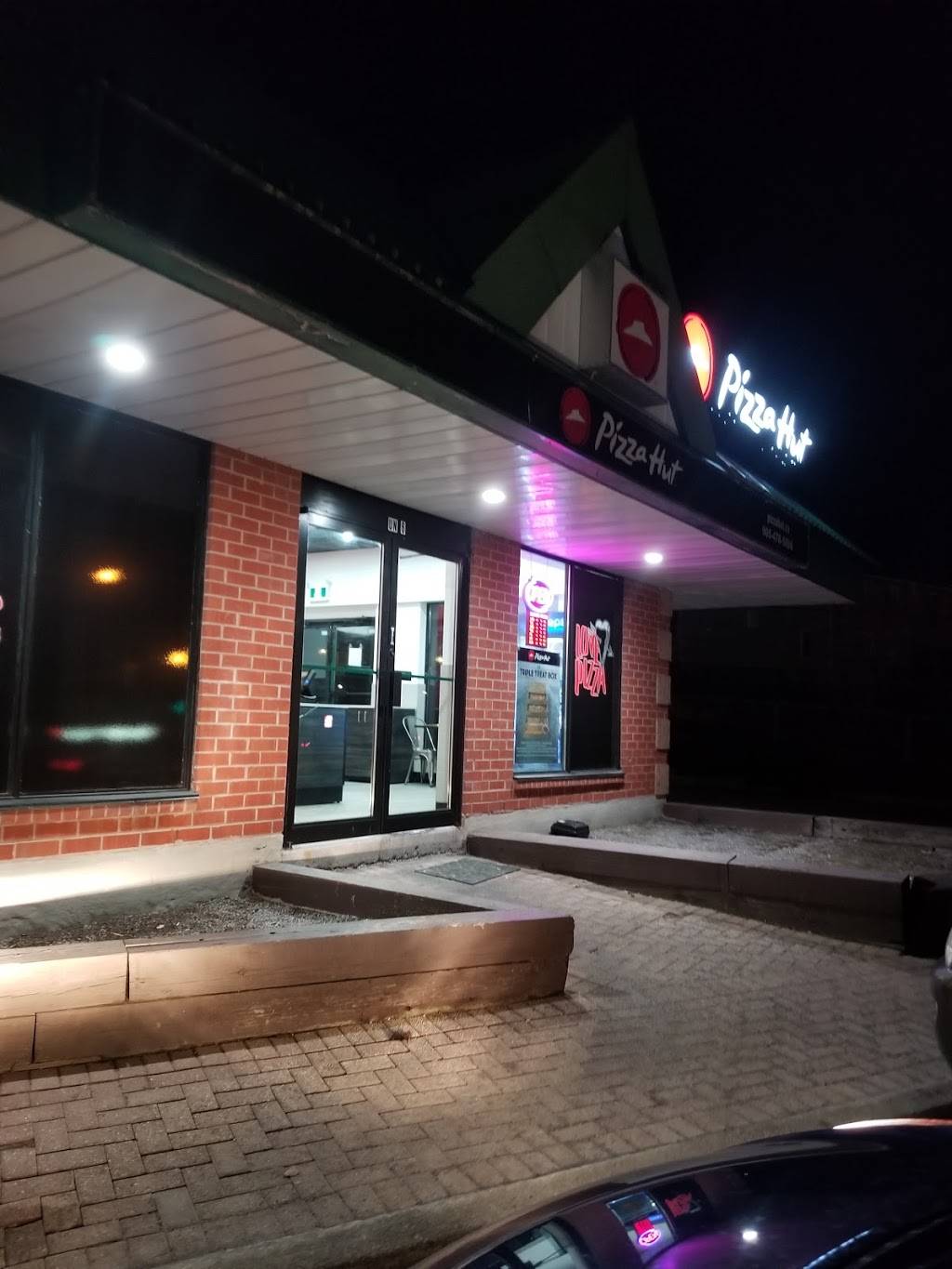 Pizza Hut | meal delivery | 482 The Queensway S, Keswick, ON L4P 2E3, Canada | 9054765888 OR +1 905-476-5888