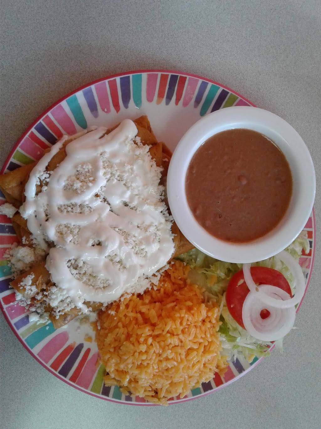 Tres Arbolitos | restaurant | 3212 Falls Dr, Dallas, TX 75211, USA | 2144672399 OR +1 214-467-2399