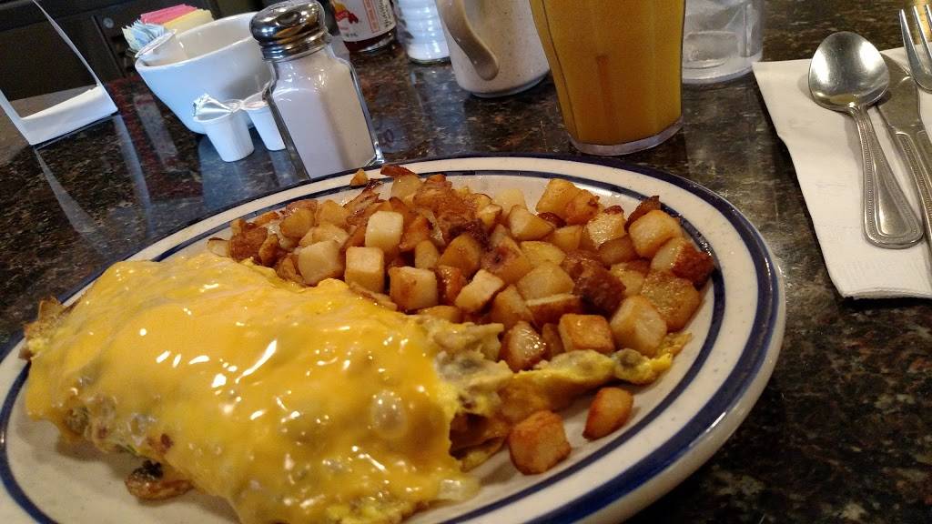 Country Cafe | restaurant | 18700 CA-88, Lockeford, CA 95237, USA | 2097275745 OR +1 209-727-5745