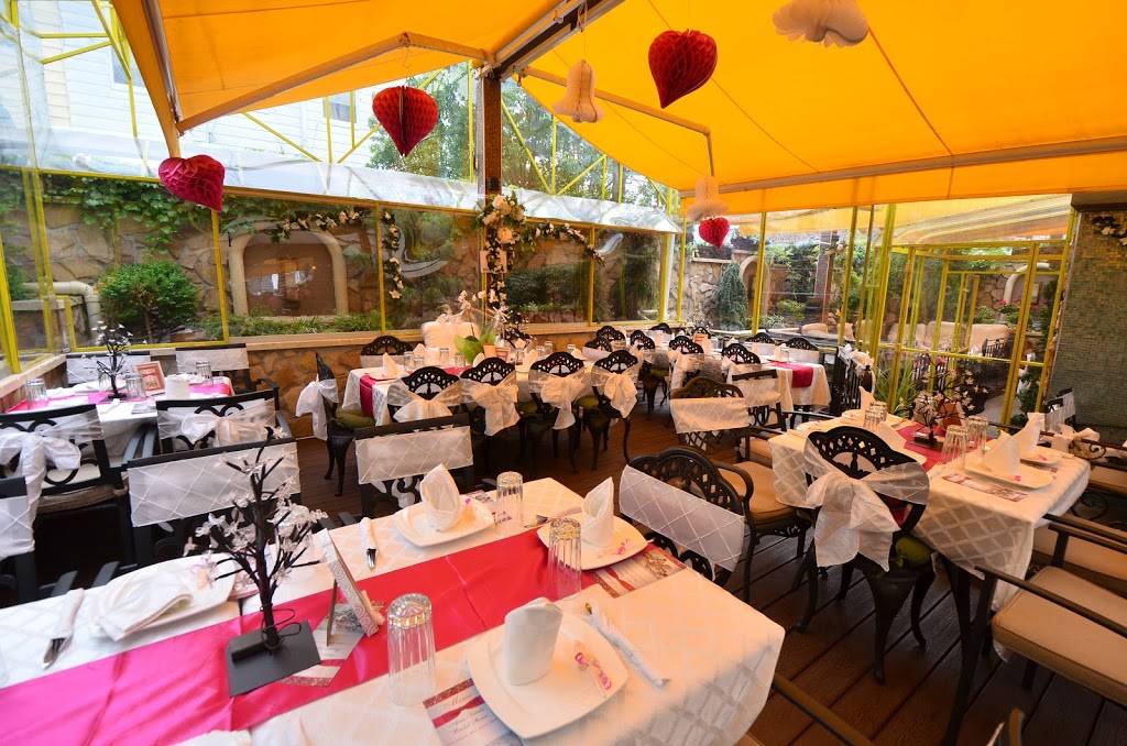 Victory Garden Cafe | restaurant | 2169 Steinway St, Astoria, NY 11105, USA | 7182742087 OR +1 718-274-2087