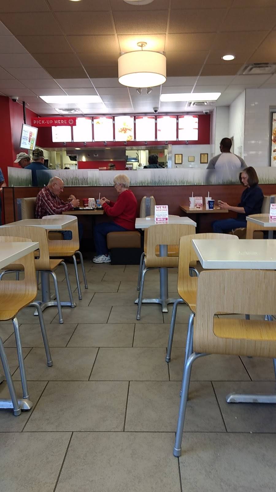 Wendys | restaurant | 1500 4 Seasons Blvd, Hendersonville, NC 28792, USA | 8286970095 OR +1 828-697-0095