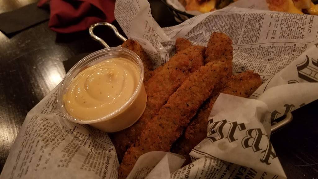 Tradition Gastro Pub and Bar | restaurant | 160 N Franklin St, Chicago, IL 60606, USA | 3122630260 OR +1 312-263-0260