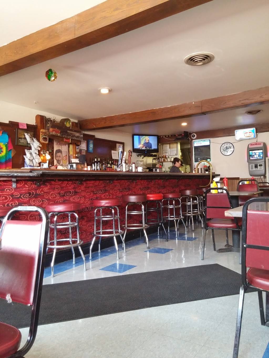 West Dubuque Tap | restaurant | 1701 Asbury Rd, Dubuque, IA 52001, USA | 5635569647 OR +1 563-556-9647