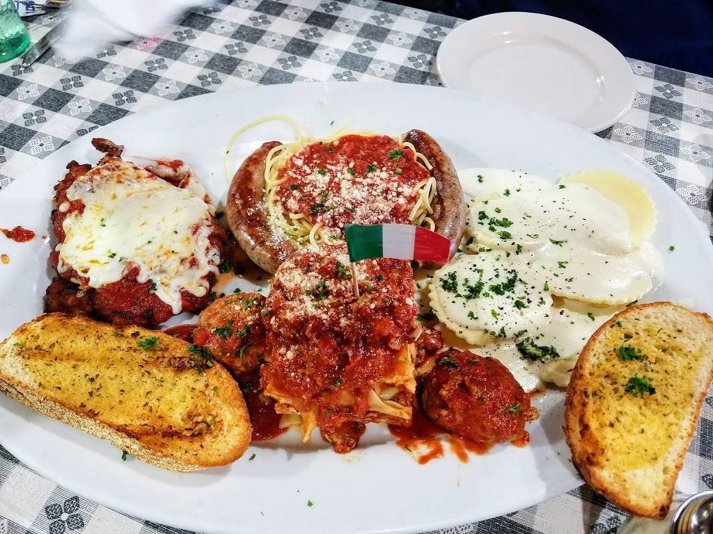 Spaghetti Warehouse | restaurant | 1226 E Houston St, San Antonio, TX 78205, USA | 2102991114 OR +1 210-299-1114