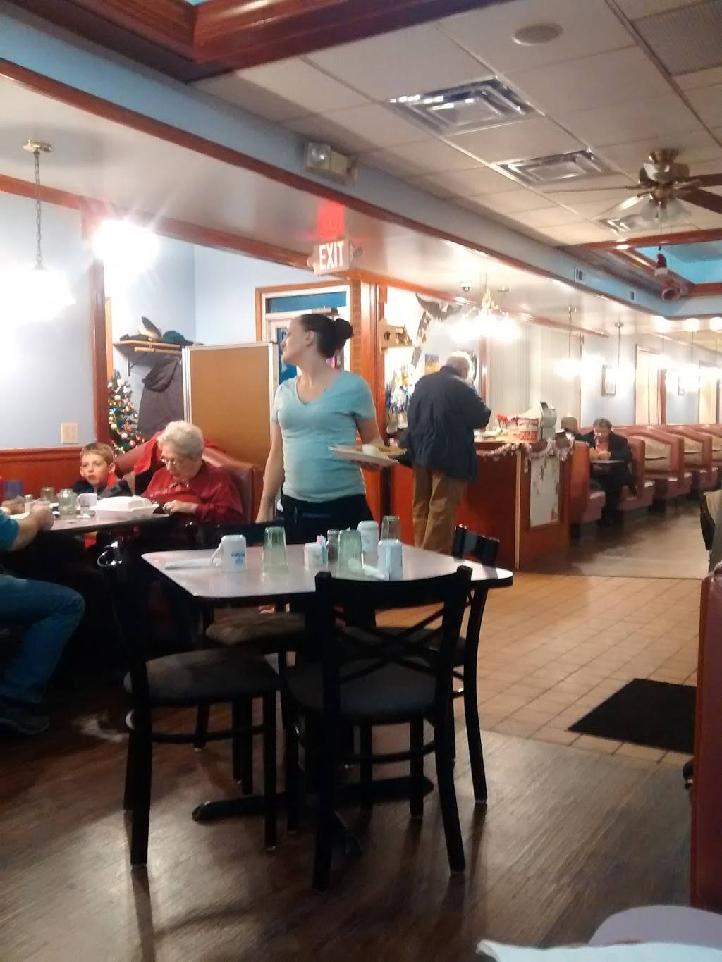 Eagles Nest Family Restaurant | restaurant | 117 E Bethalto Dr, Bethalto, IL 62010, USA | 6183770697 OR +1 618-377-0697