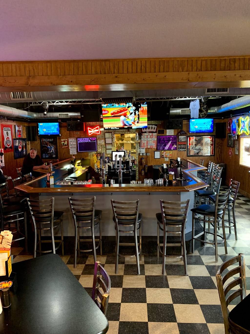 Tommy Doggs | restaurant | 631 Vienna Ave, Niles, OH 44446, USA | 3305059999 OR +1 330-505-9999