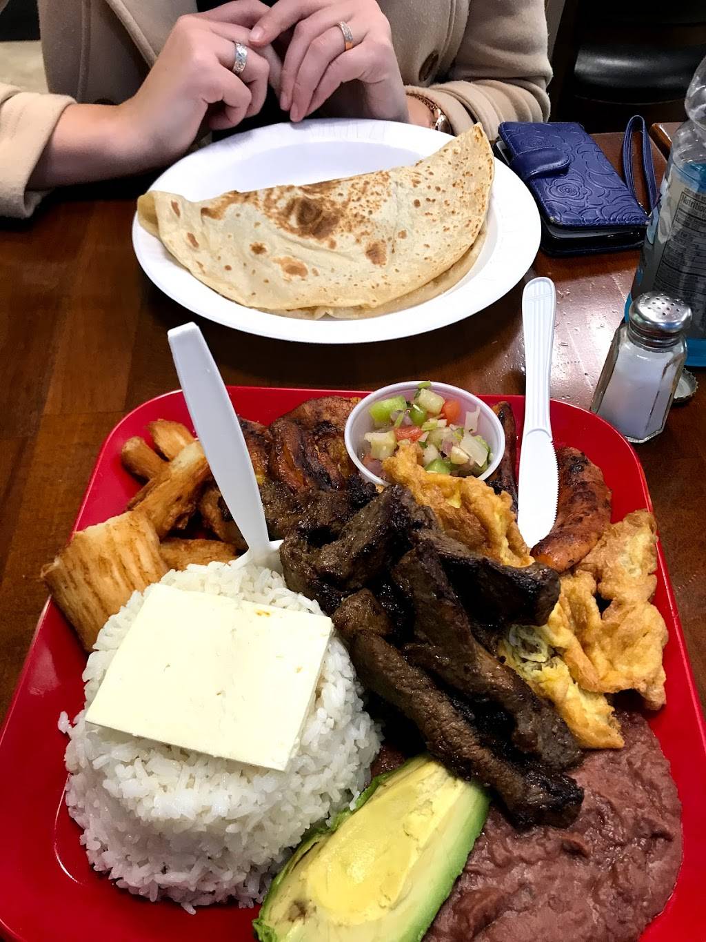 El Buen Sabor | restaurant | 89-20 163rd St, Jamaica, NY 11432, USA | 7186581360 OR +1 718-658-1360