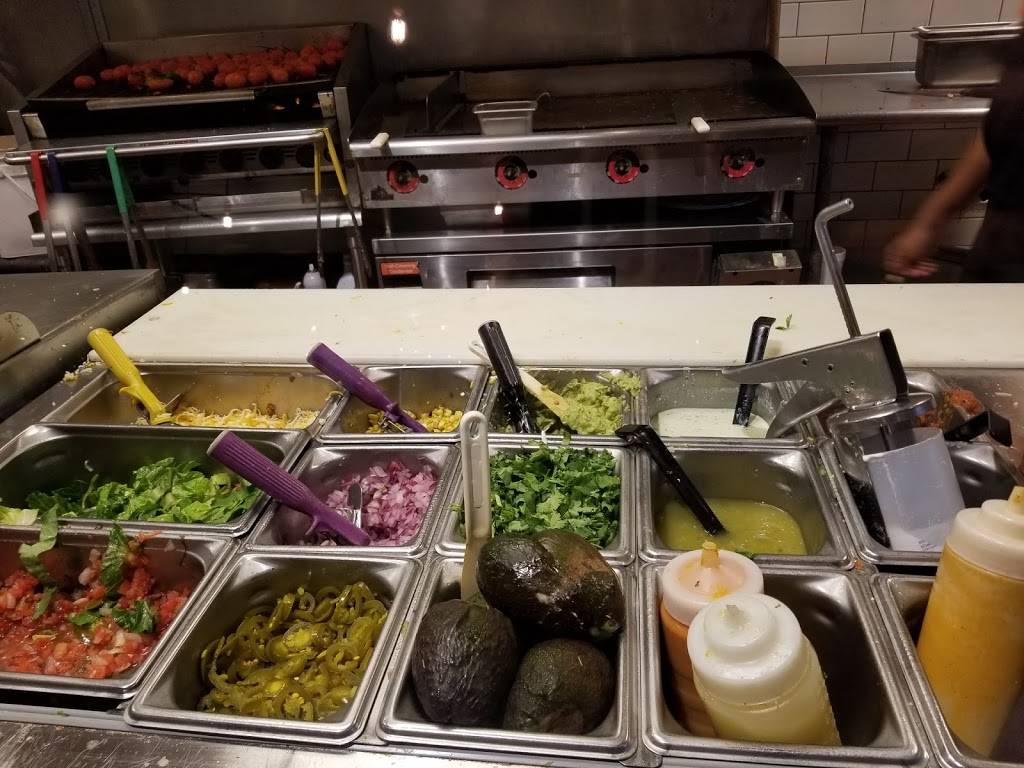 Izzos Illegal Burrito - Citiplace | restaurant | 6220 Corporate Blvd, Baton Rouge, LA 70809, USA | 2256158254 OR +1 225-615-8254