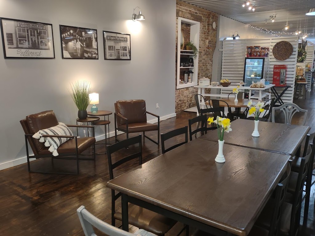 Montgomery Cafe | restaurant | 115 E Montgomery St, Francesville, IN 47946, USA | 2192450801 OR +1 219-245-0801