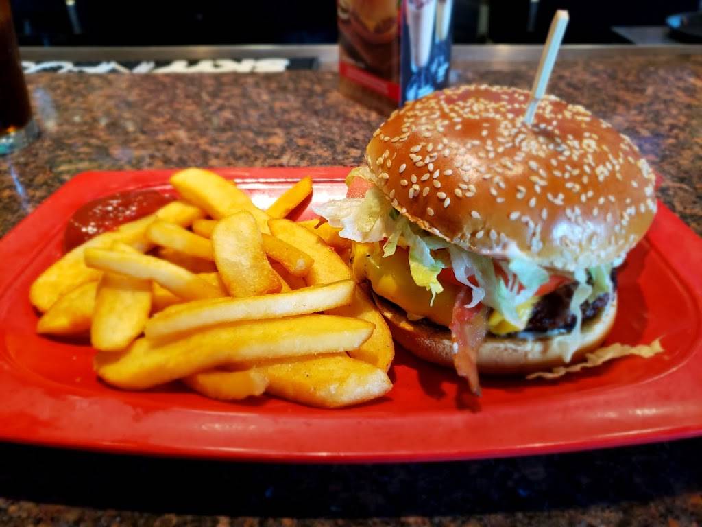 Red Robin Gourmet Burgers and Brews | restaurant | 6500 N Illinois St, Fairview Heights, IL 62208, USA | 6186289746 OR +1 618-628-9746