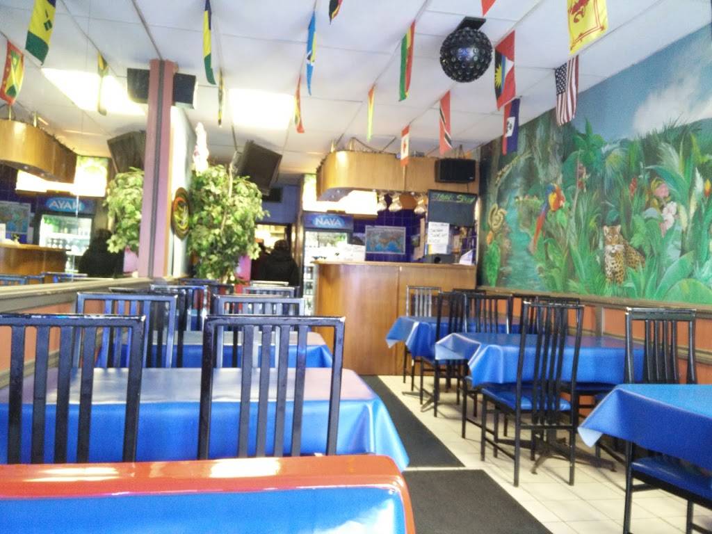 Blue Water Curry & Roti West Indian Restaurant | restaurant | 1646 Victoria Park Ave, North York, ON M1R 1P7, Canada | 4167559649 OR +1 416-755-9649