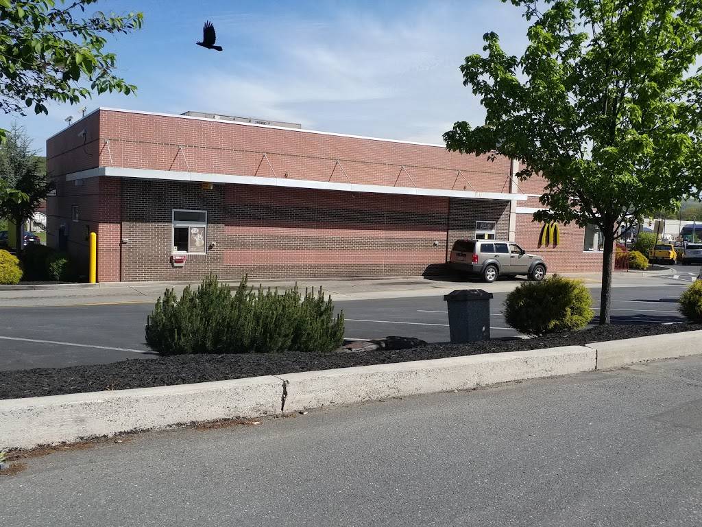 McDonalds | cafe | 1257 Blakeslee Blvd Dr E, Lehighton, PA 18235, USA | 5703864469 OR +1 570-386-4469