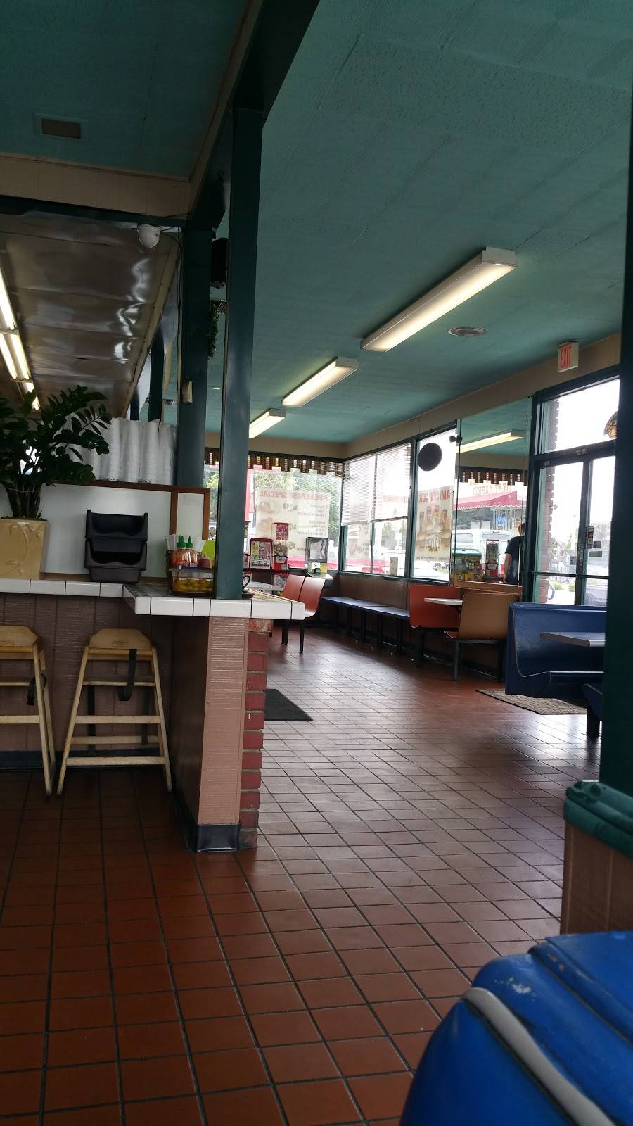 Zogos Burgers | restaurant | 6969 Paramount Blvd, Long Beach, CA 90805, USA | 5626301710 OR +1 562-630-1710