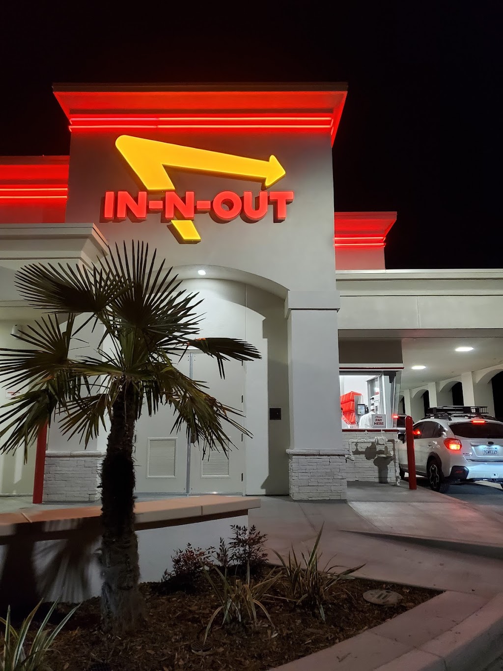 In-N-Out Burger | restaurant | 229 Old W Nuevo Rd, Perris, CA 92571, USA | 8007861000 OR +1 800-786-1000