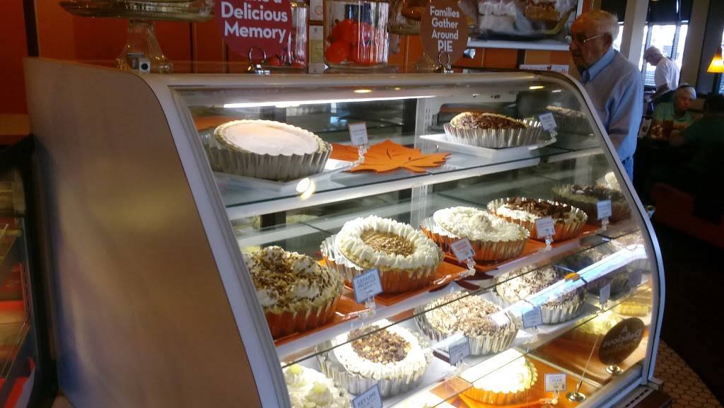 Village Inn | bakery | 6813 E Main St, Mesa, AZ 85207, USA | 4809856501 OR +1 480-985-6501