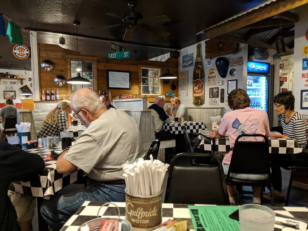 Mrs Macs Fillin Station | restaurant | 951 Old Dixie Hwy, Vero Beach, FL 32960, USA | 7725648400 OR +1 772-564-8400