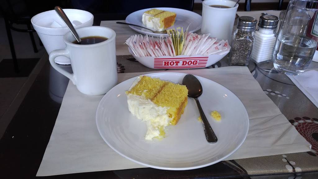 Resto Chez Nat | restaurant | 52 Chemin de lEntrée N, Messines, QC J0X 2J0, Canada | 8194653582 OR +1 819-465-3582