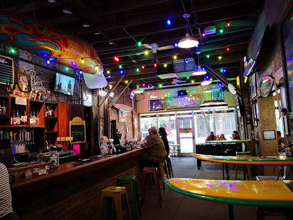 Executive Surf Club | restaurant | 306 N Chaparral St, Corpus Christi, TX 78401, USA | 3618847873 OR +1 361-884-7873