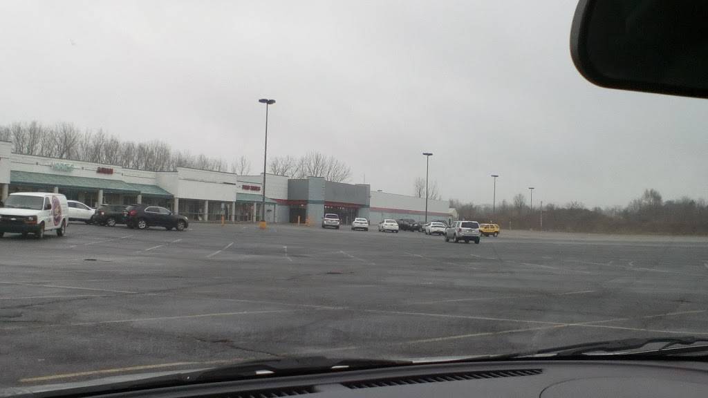 Subway | restaurant | 2170 Park Rd, Connersville, IN 47331, USA | 7658257031 OR +1 765-825-7031