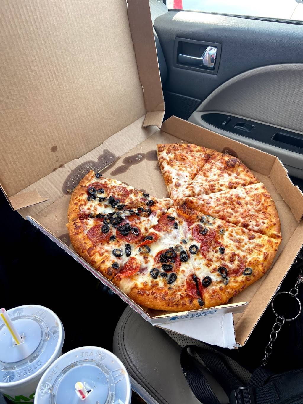 Dominos Pizza | meal delivery | 627 N Marketplace Dr, Centerville, UT 84014, USA | 8012922000 OR +1 801-292-2000