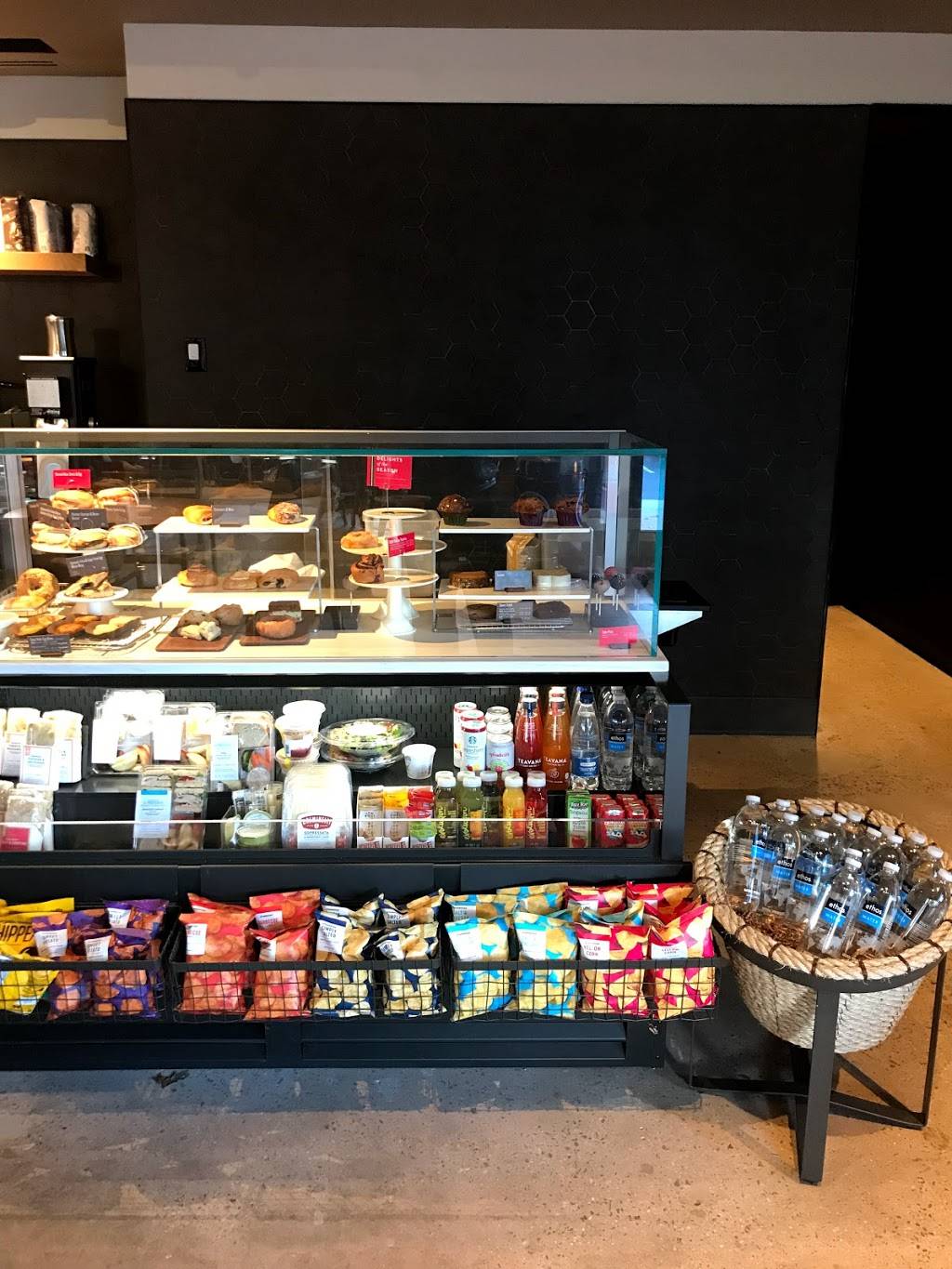 Starbucks | cafe | 46900 Community Plaza, Sterling, VA 20164, USA | 7034215767 OR +1 703-421-5767