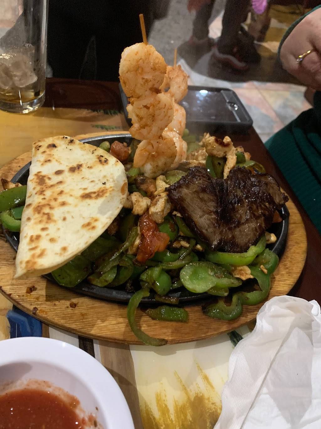 Los Tapatíos Mexican Grill and Bar | restaurant | 3905 Twin Creek Dr, Bellevue, NE 68123, USA | 4028109722 OR +1 402-810-9722