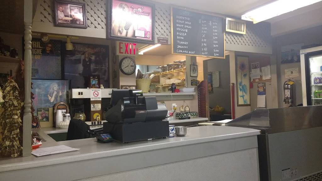 La Pizzeria | restaurant | 17 Dundas St W, Napanee, ON K7R 1Z3, Canada | 6133543361 OR +1 613-354-3361